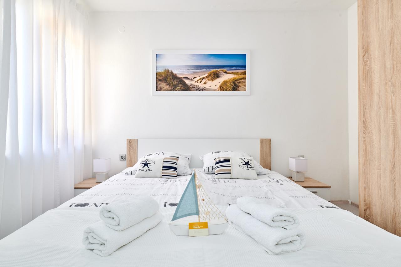 Apartments Gvarda Umag Extérieur photo